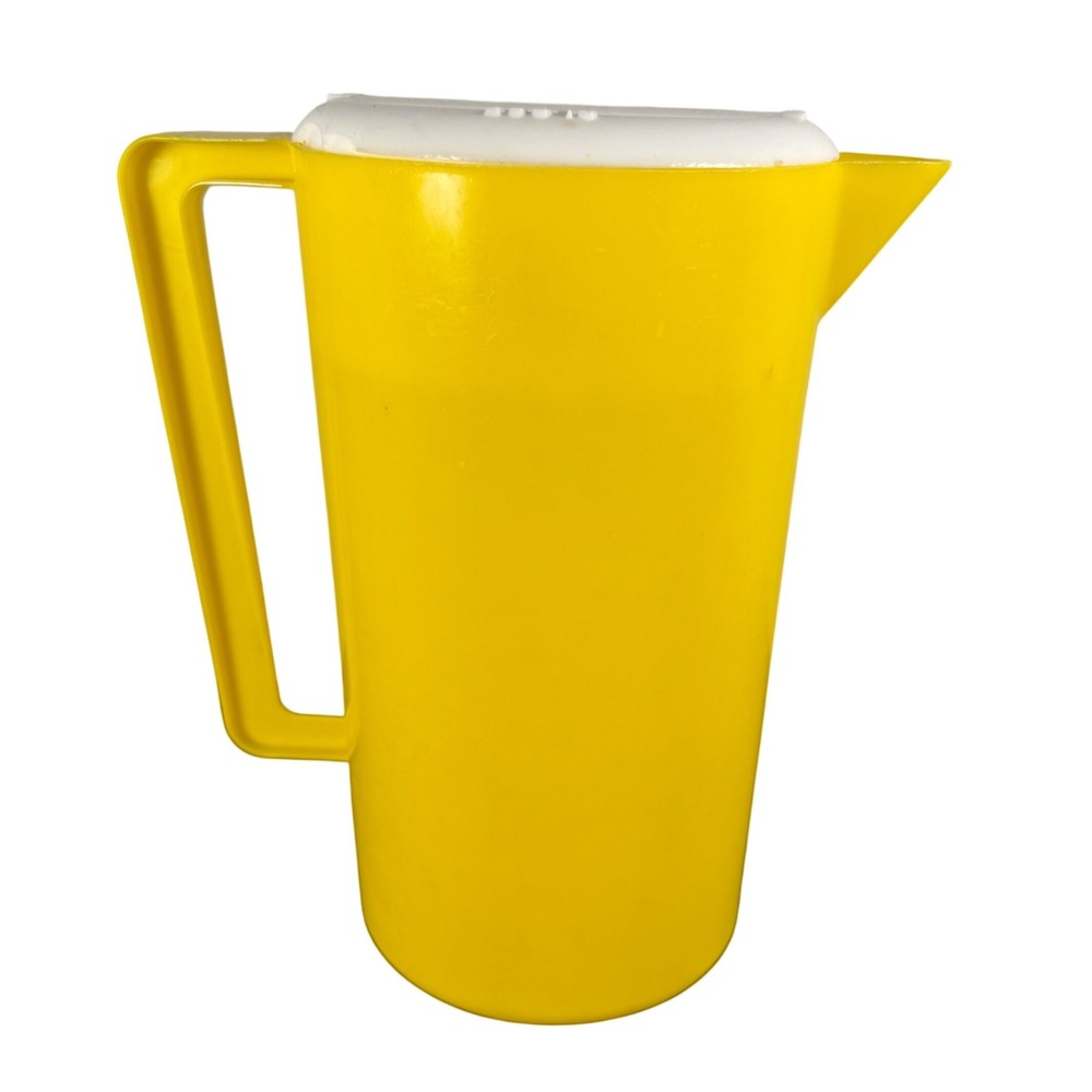 Vintage Yellow 2 Quart‎ Pitcher with White 3-Way Lid 1676-4